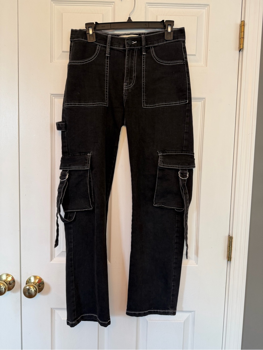 Lovegen Black Wide-Leg Cargo Jeans with Contrast Stitching. Sz 7